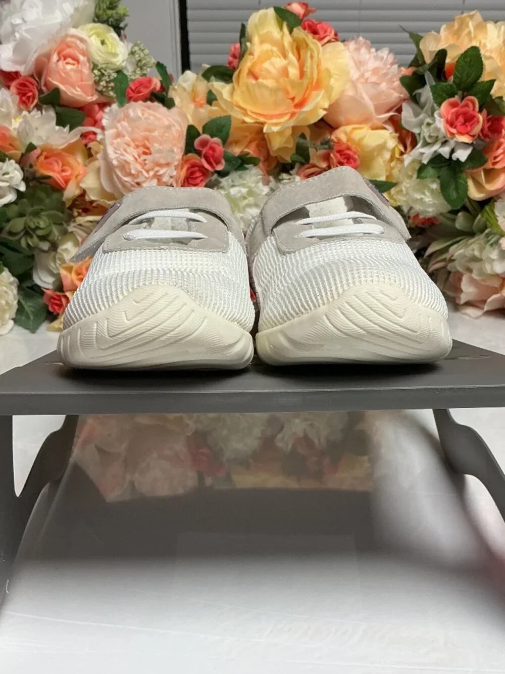 Lalazhu Kids Low Top Athletic Sneakers White Gray Navy Hook Loop Shoes 29 180-2